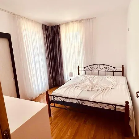 Апартаменты Sunny Day 6, 35 *