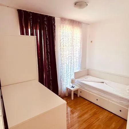 Apartment Sunny Day 6, 35 *